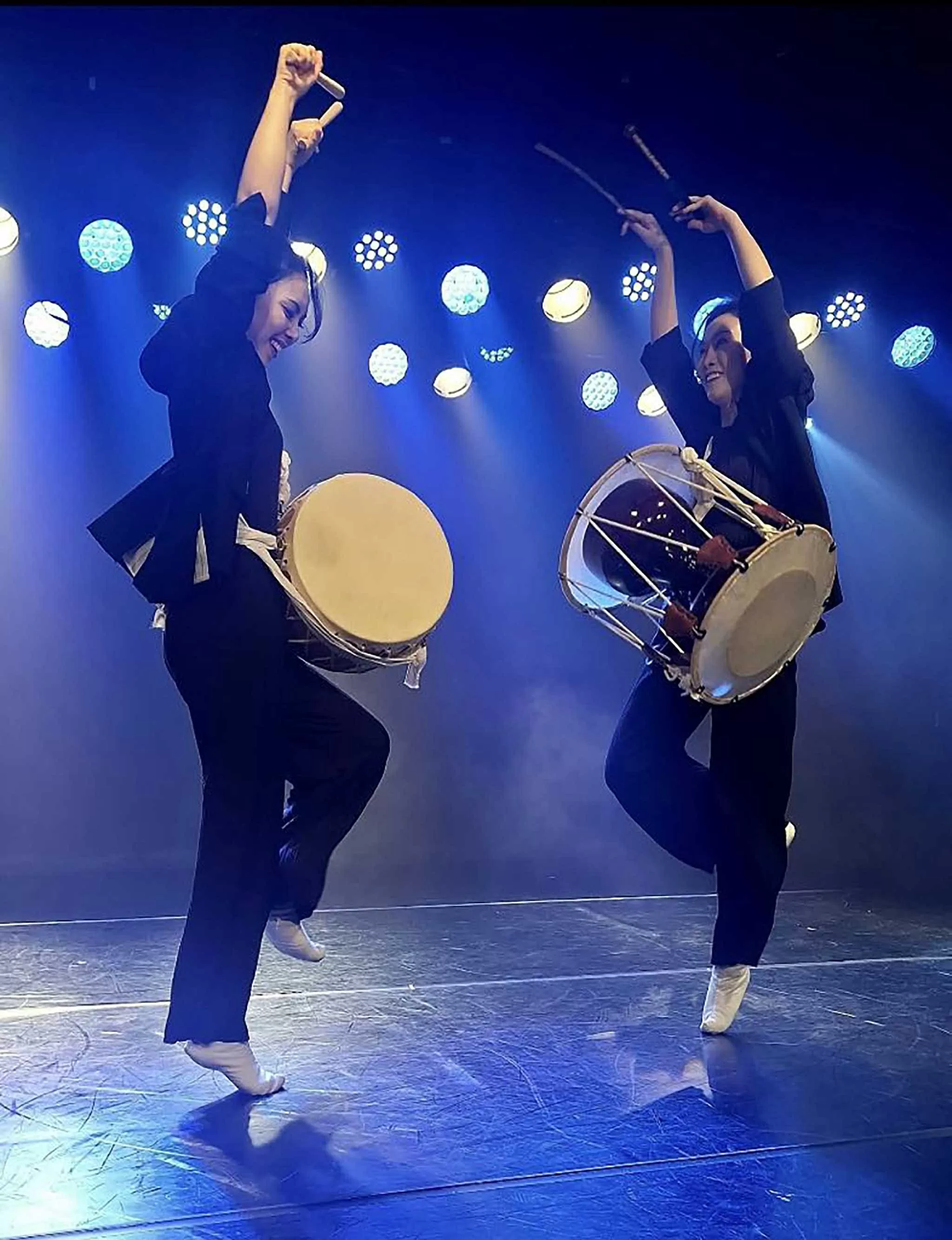 Nâng đôi cánh nghệ thuật Nâng đôi cánh nghệ thuật