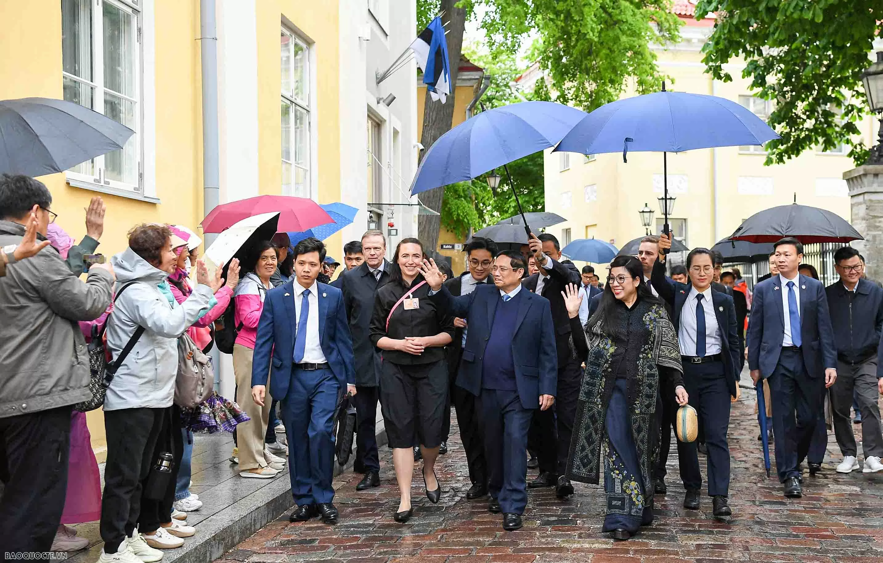 Thủ tướng Phạm Minh Chính và Phu nhân tham quan phố cổ Tallinn - viên ngọc cổ giữa trái tim Bắc Âu