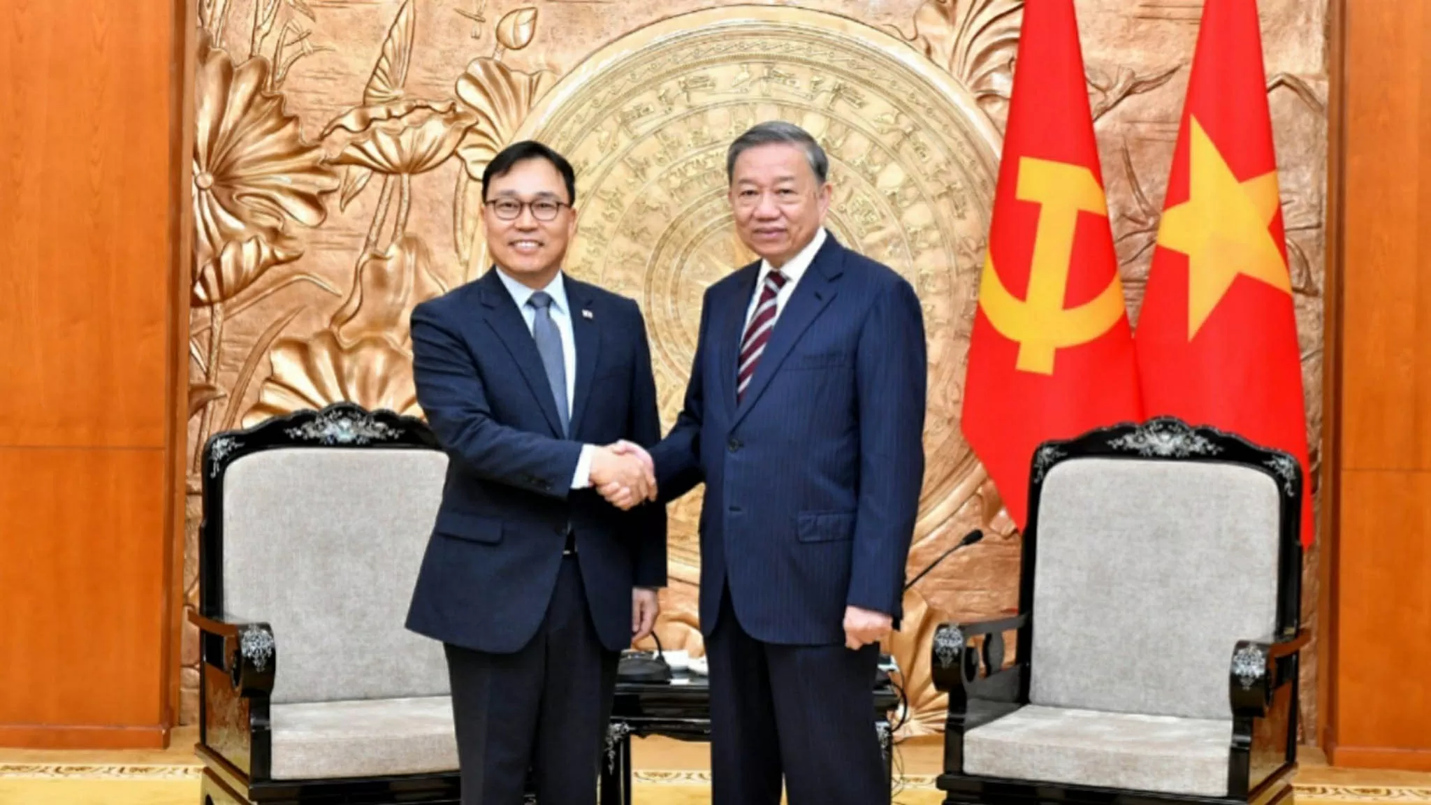 Tổng Bí thư Tô Lâm tiếp Đại sứ Hàn Quốc tại Việt Nam Choi Young Sam