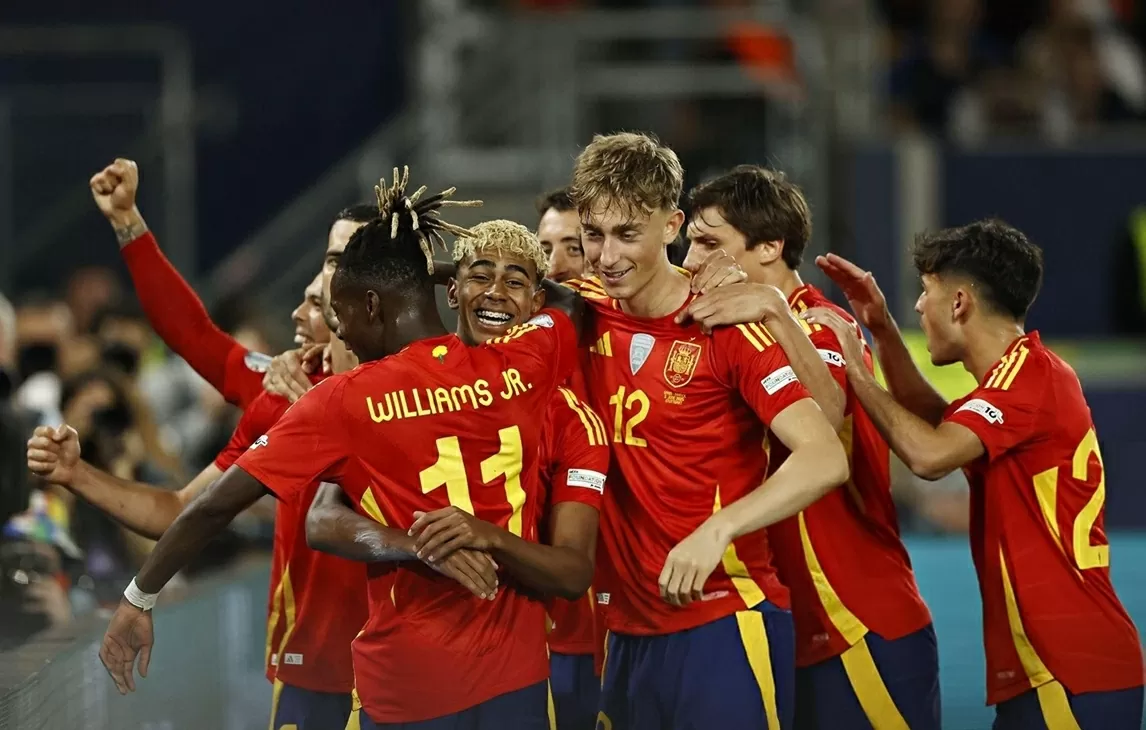 Tuyển Tây Ban Nha lập kỷ lục ghi bàn trước Pháp Tuyển Tây Ban Nha lập kỷ lục ghi bàn trước Pháp