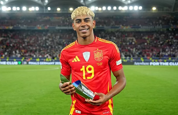 Lập cú đúp, Lamine Yamal được vinh danh Lập cú đúp, Lamine Yamal được vinh danh