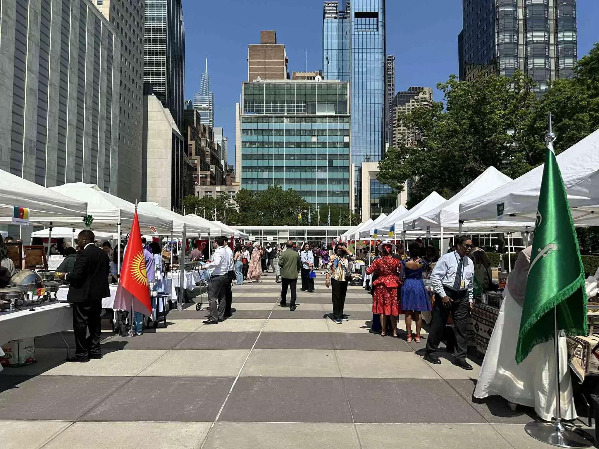 Ẩm thực và hàng thủ công Việt Nam ‘hút khách’ tại hội chợ Liên hợp quốc Ẩm thực và hàng thủ công Việt Nam ‘hút khách’ tại hội chợ Liên hợp quốc