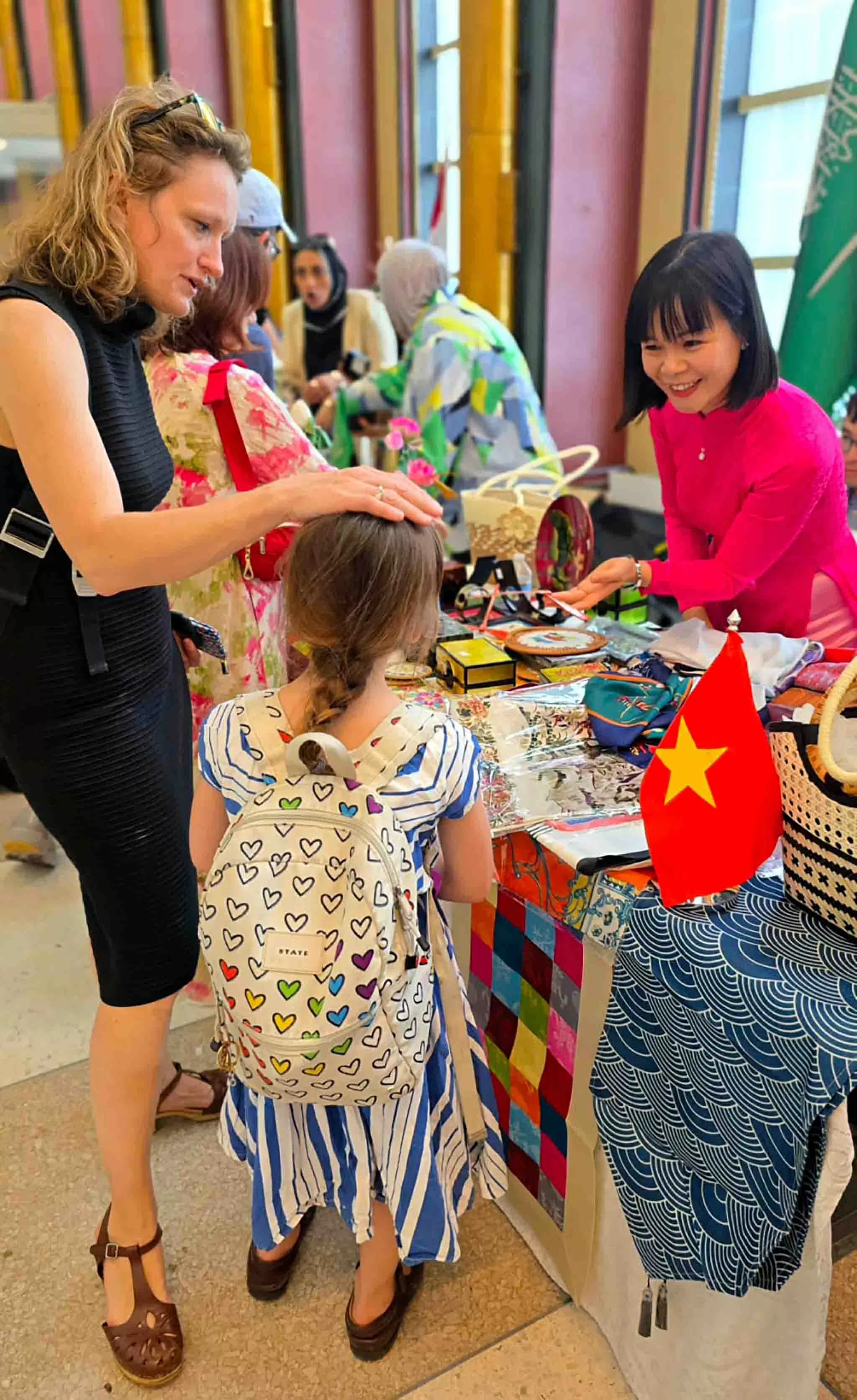 Ẩm thực và hàng thủ công Việt Nam ‘hút khách’ tại hội chợ Liên hợp quốc