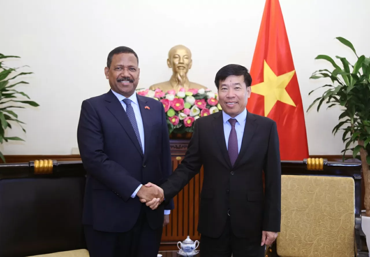 Thứ trưởng Nguyễn Mạnh Cường gặp mặt Đại sứ Timor-Leste João Pereira. (Ảnh: Thành Long)