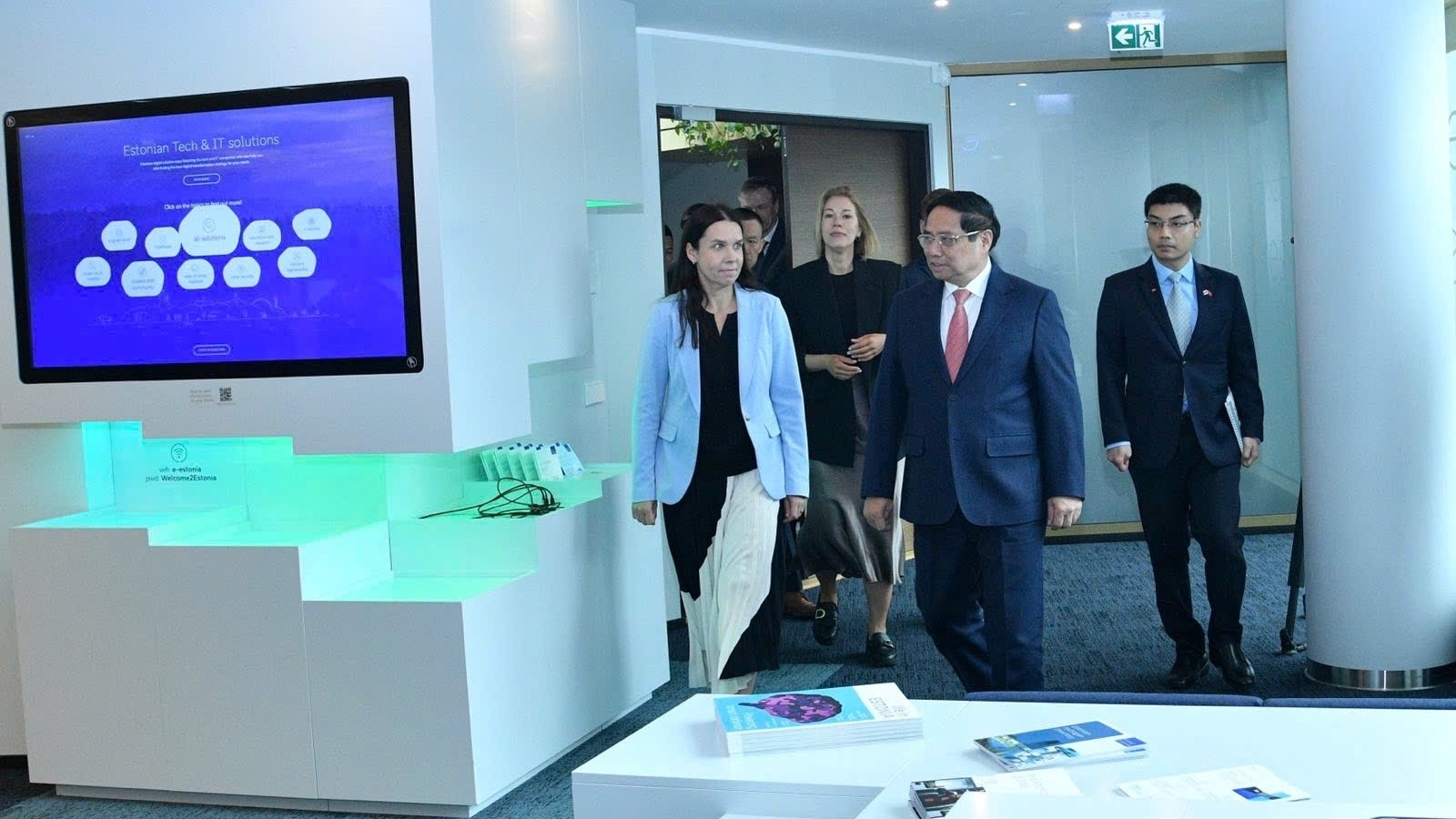 thu tuong pham minh chinh tham trung tam e estonia bieu tuong chinh phu so hang dau the gioi