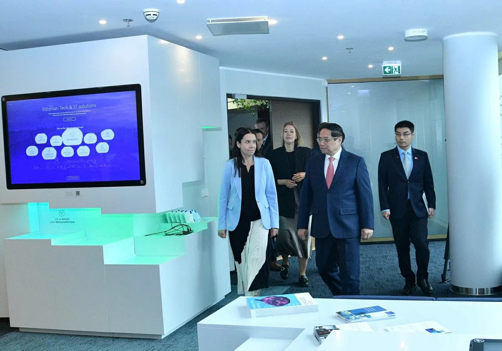 Thủ tướng Phạm Minh Chính thăm Trung tâm e-Estonia - Biểu tượng Chính phủ số hàng đầu thế giới