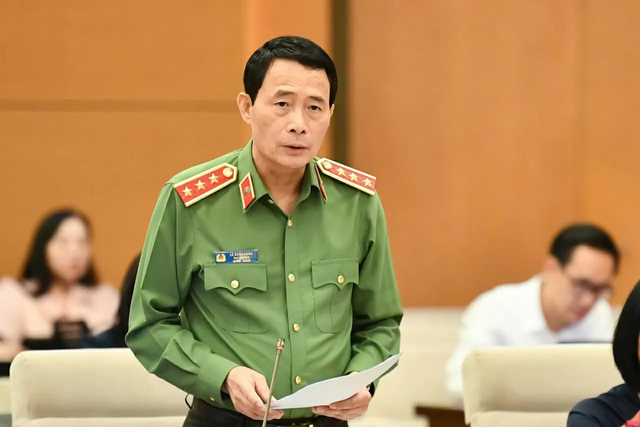 Thứ trưởng Bộ Công an Lê Quốc Hùng nhấn mạnh là nguồn tư liệu sản xuất quan trọng trong phát triển kinh tế-xã hội nhưng cần được sử dụng hiệu quả, hợp lý, phù hợp với nguyên tắc bảo vệ quyền con người, quyền công dân. Thứ trưởng Bộ Công an Lê Quốc Hùng nhấn mạnh là nguồn tư liệu sản xuất quan trọng trong phát triển kinh tế-xã hội nhưng cần được sử dụng hiệu quả, hợp lý, phù hợp với nguyên tắc bảo vệ quyền con người, quyền công dân.