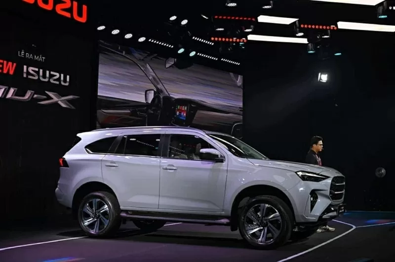 mu-X 2025 được bổ sung gói công nghệ hỗ trợ người lái tiên tiến ADAS với camera quan sát góc rộng 120 độ mu-X 2025 được bổ sung gói công nghệ hỗ trợ người lái tiên tiến ADAS với camera quan sát góc rộng 120 độ