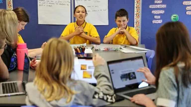 Australia siết chặt mạng xã hội với trẻ vị thành niên: Đặt ranh giới cho thế giới ảo