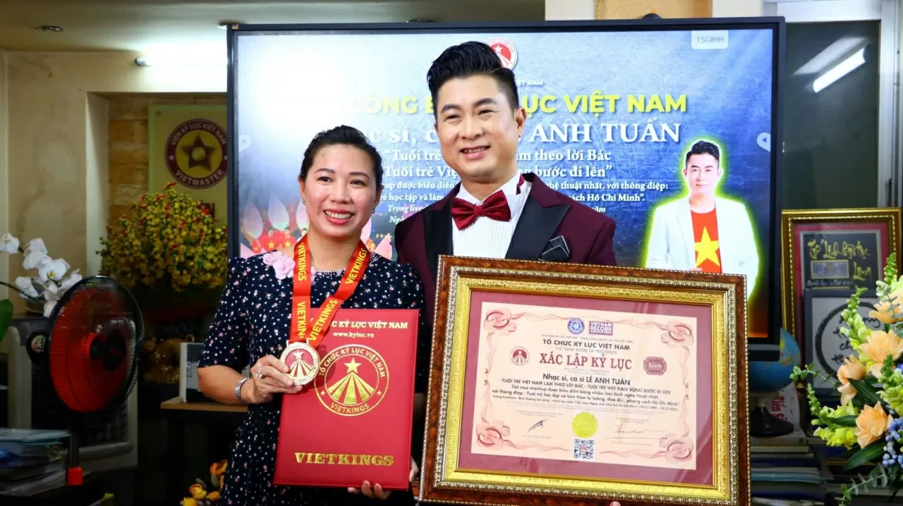 Vợ chồng nhạc sĩ, ca sĩ Lê Anh Tuấn.