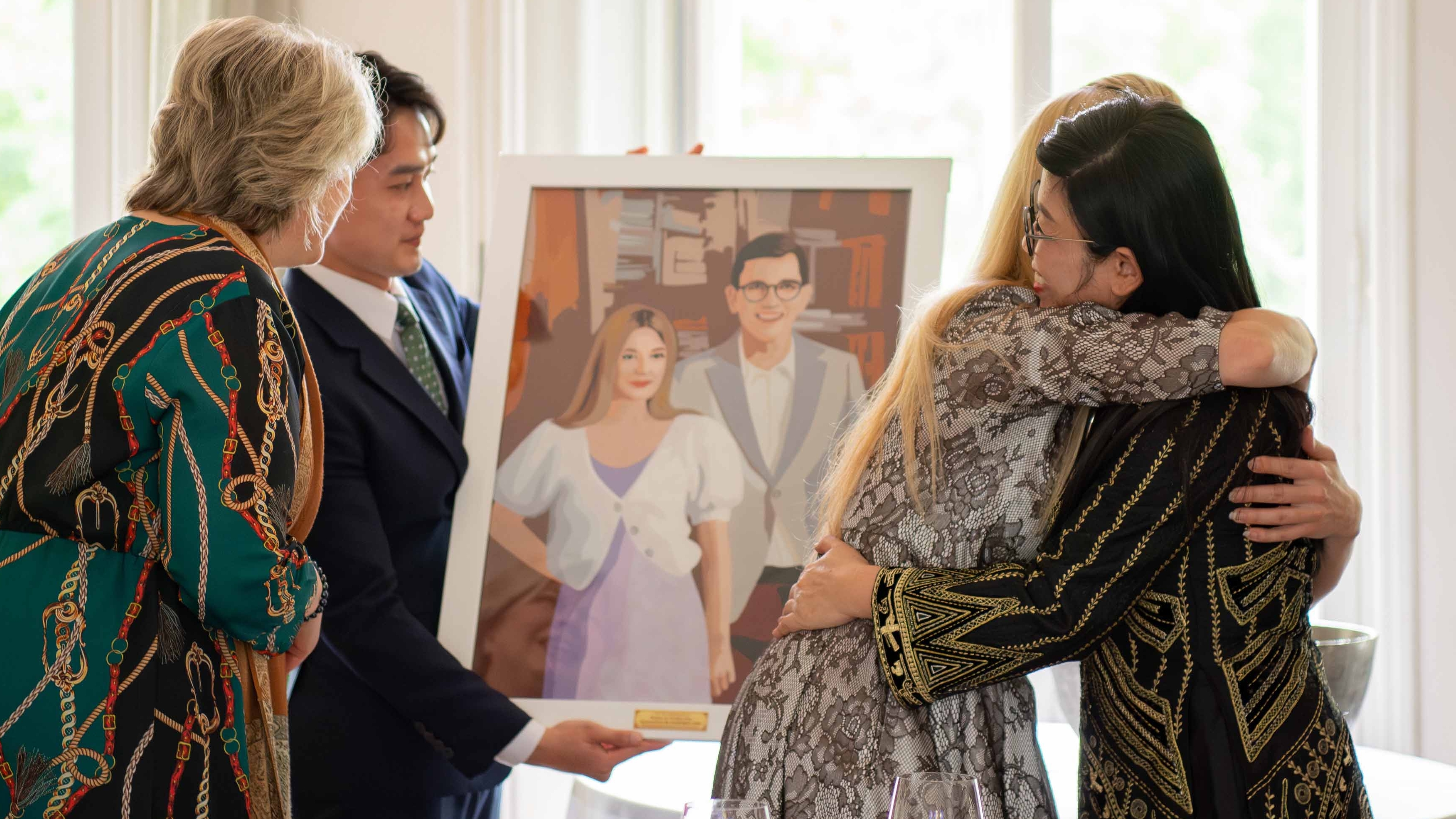 buc tranh dac biet phu nhan thu tuong viet nam tang phu nhan thu tuong estonia