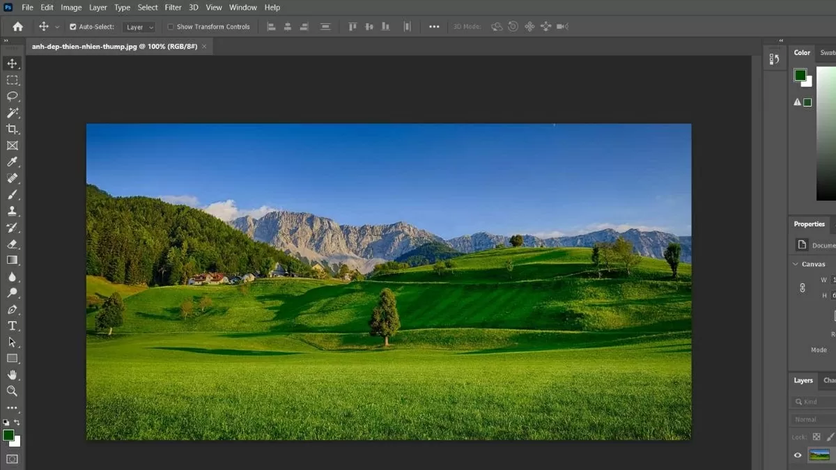 Mở hình ảnh bạn muốn lấy màu.