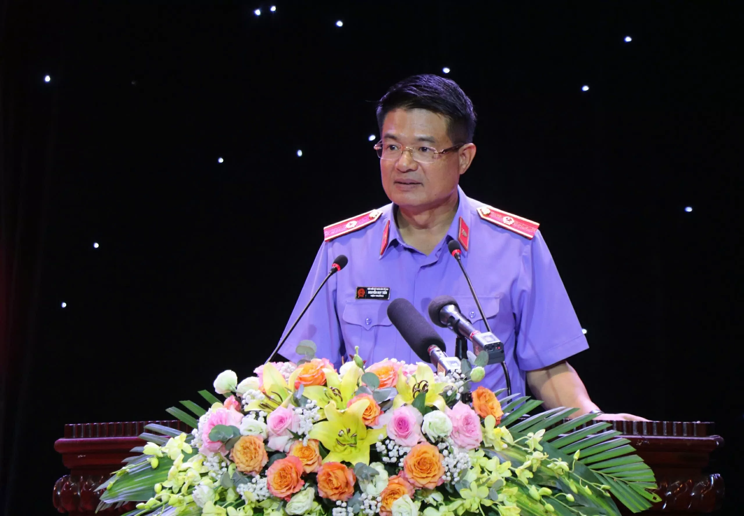 Đồng chí Nguyễn Huy Tiến, Bí thư Đảng ủy, Viện trưởng VKSND tối cao phát biểu khai mạc Hội thảo. (Nguồn: Sở Văn hóa, Thể thao và Du lịch tỉnh Bắc Ninh)