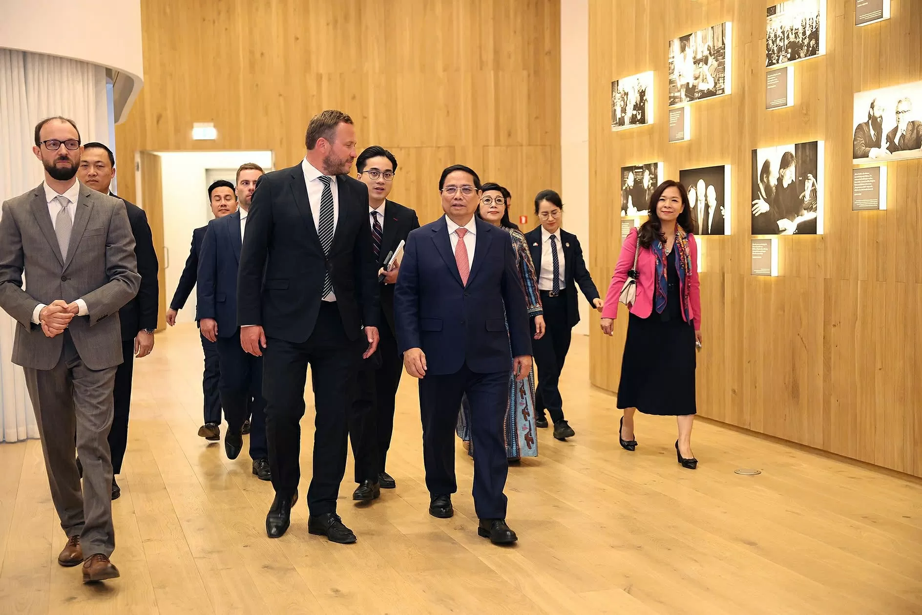 Những hình ảnh của Thủ tướng Phạm Minh Chính và Phu nhân tại Estonia