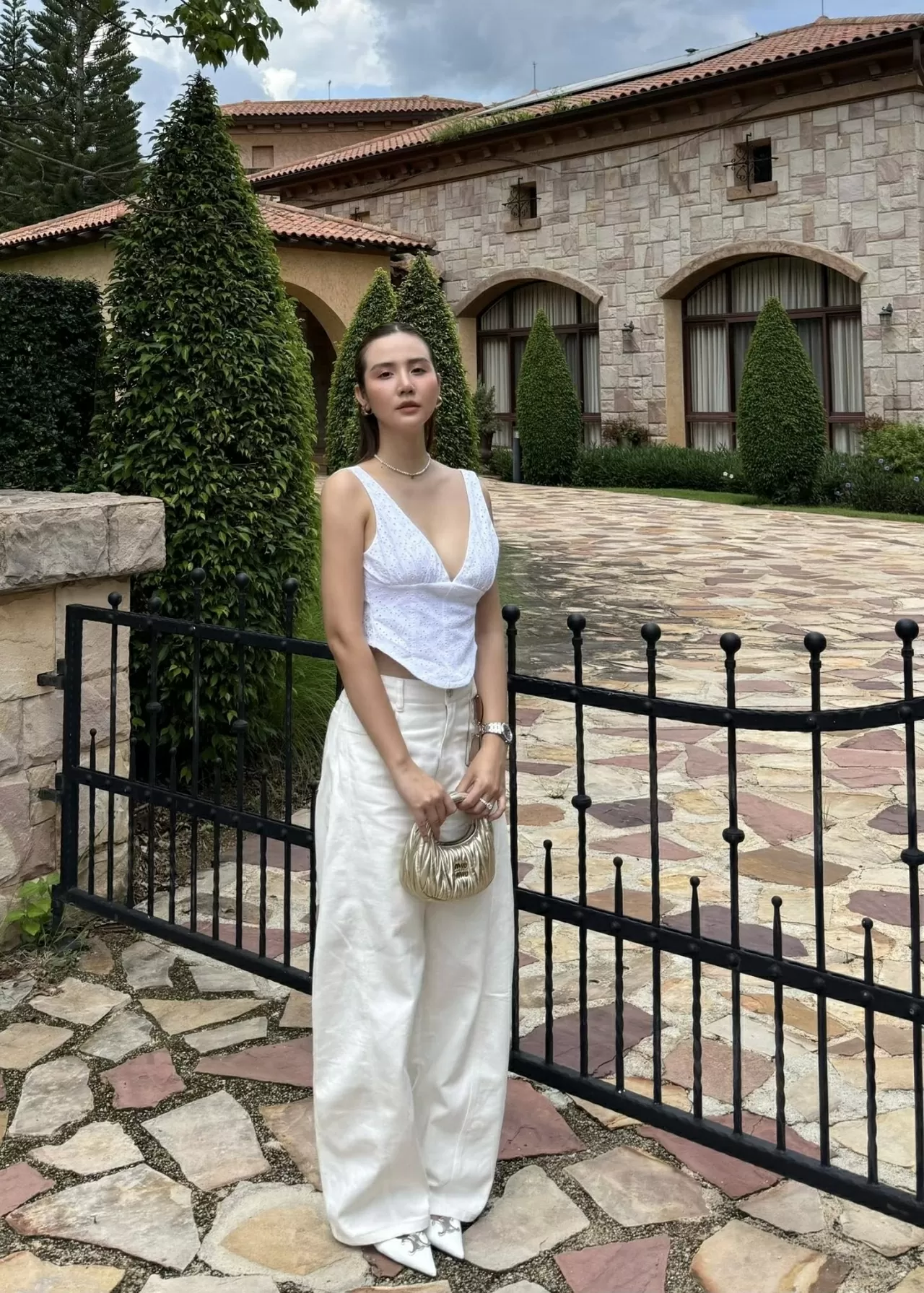 Đời thường thanh lịch, năng động của diễn viên Phan Minh Huyền