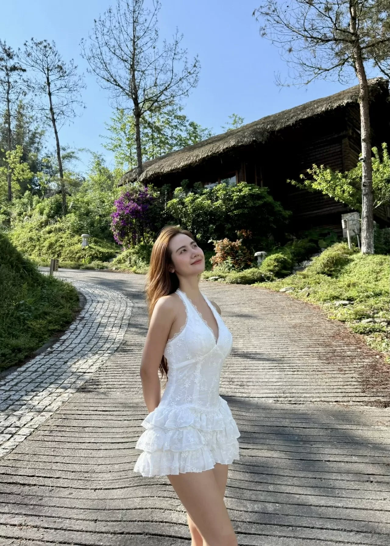 Đời thường thanh lịch, năng động của diễn viên Phan Minh Huyền