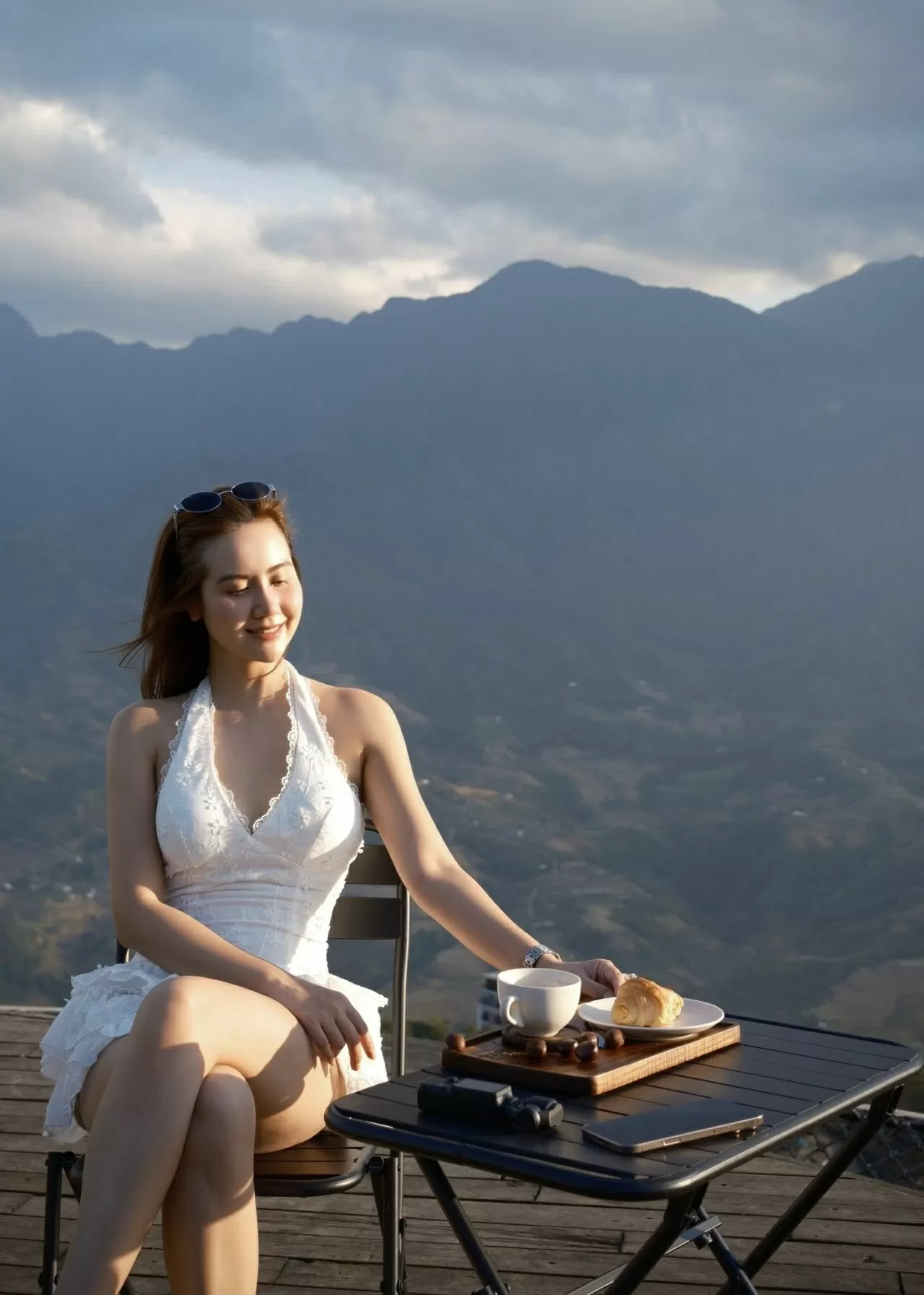 Đời thường thanh lịch, năng động của diễn viên Phan Minh Huyền