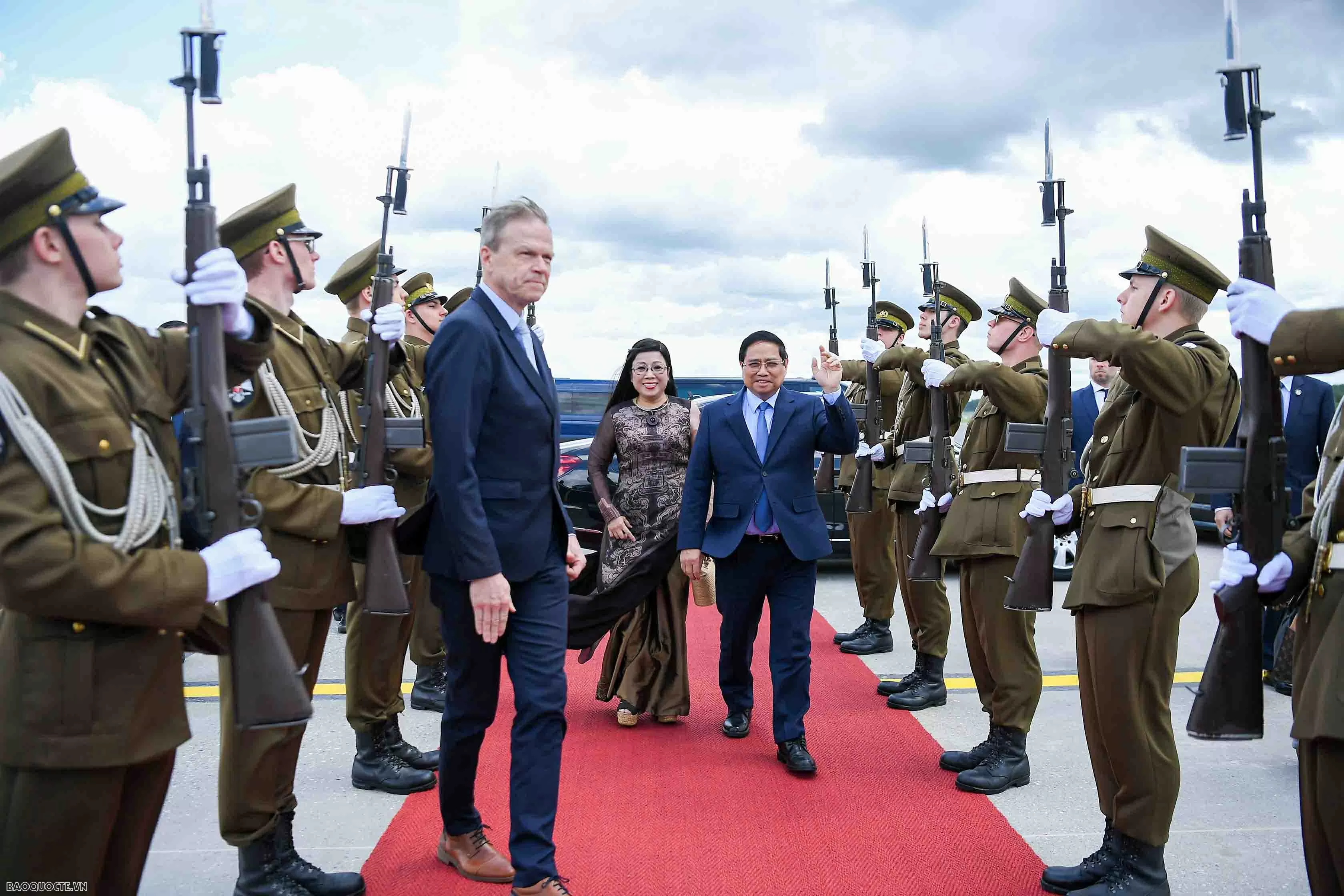 Thủ tướng Phạm Minh Chính rời Estonia, lên đường đến Pháp