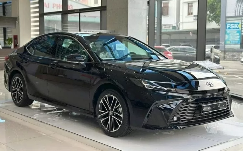 Toyota Camry thế hệ mới sở hữu thiết kế mang phong cách trẻ trung, hiện đại hơn