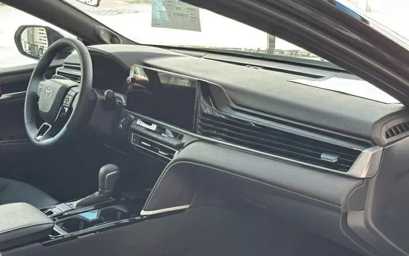 Khoang nội thất của Camry hướng tới sự hiện đại, tiện nghi