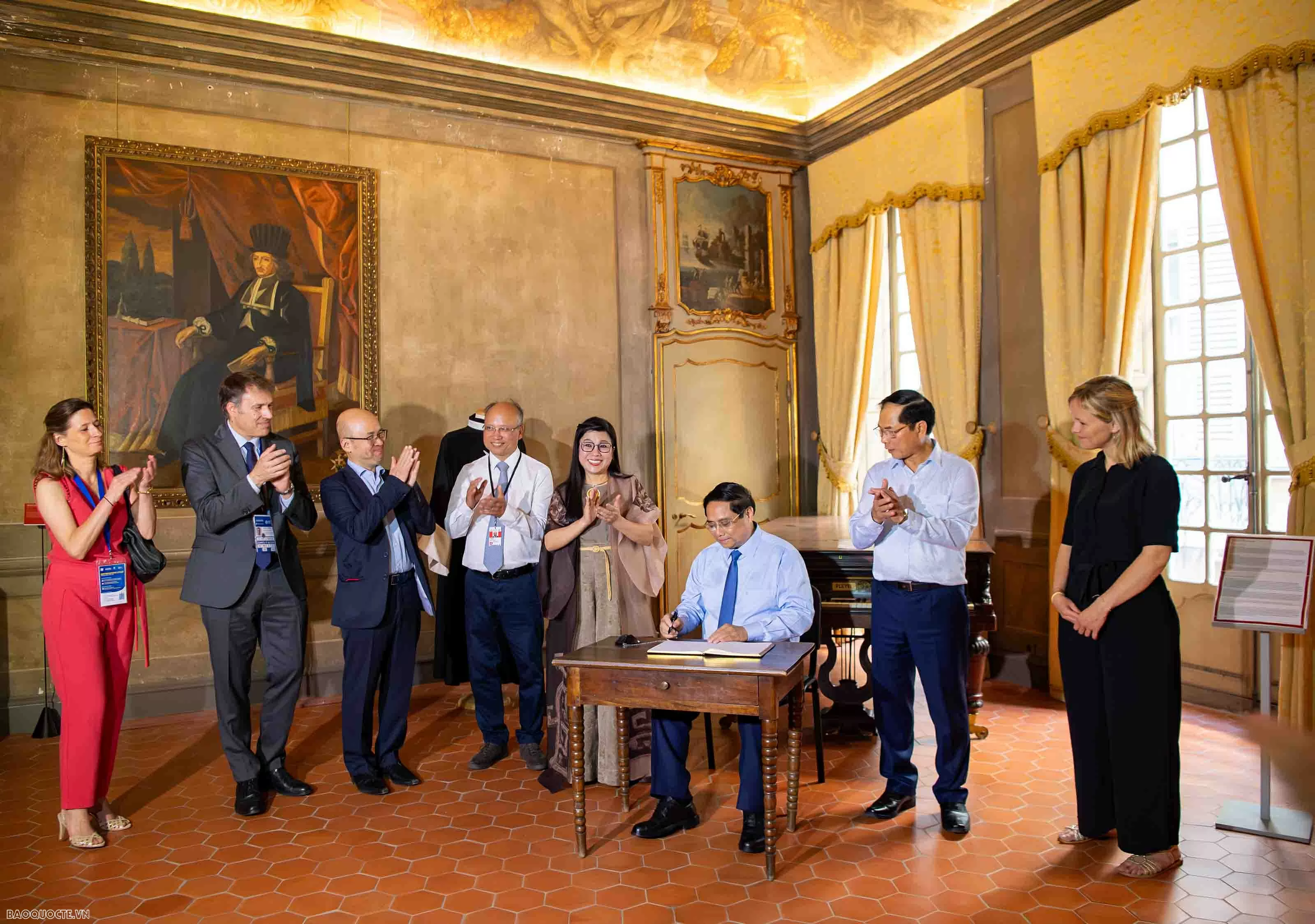 Văn hoá là sợi dây đầy sắc màu và âm thanh vang dội và hào hùng cho tình hữu nghị Việt Nam-Pháp