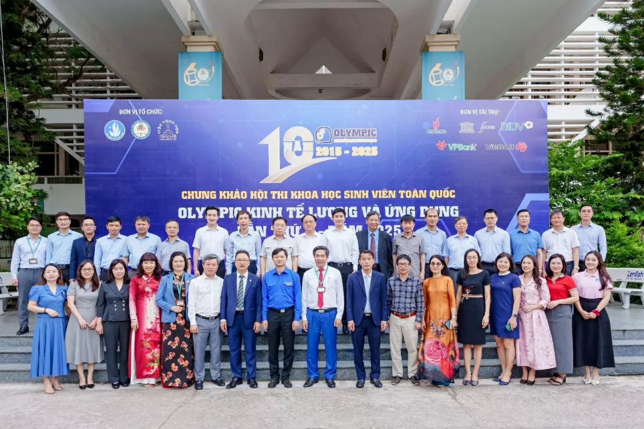 10 năm Hội thi Olympic Kinh tế lượng và ứng dụng: Tiếp tục là 'cánh đồng gieo mầm tri thức' 10 năm Hội thi Olympic Kinh tế lượng và ứng dụng: Tiếp tục là 'cánh đồng gieo mầm tri thức'