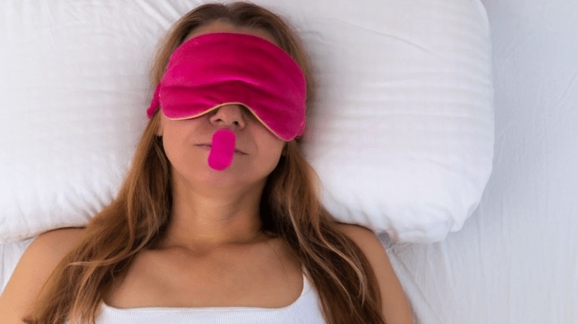 Xu hướng dán miệng lại khi ngủ ngày càng phổ biến, chuyên gia cảnh báo rủi ro khôn lường