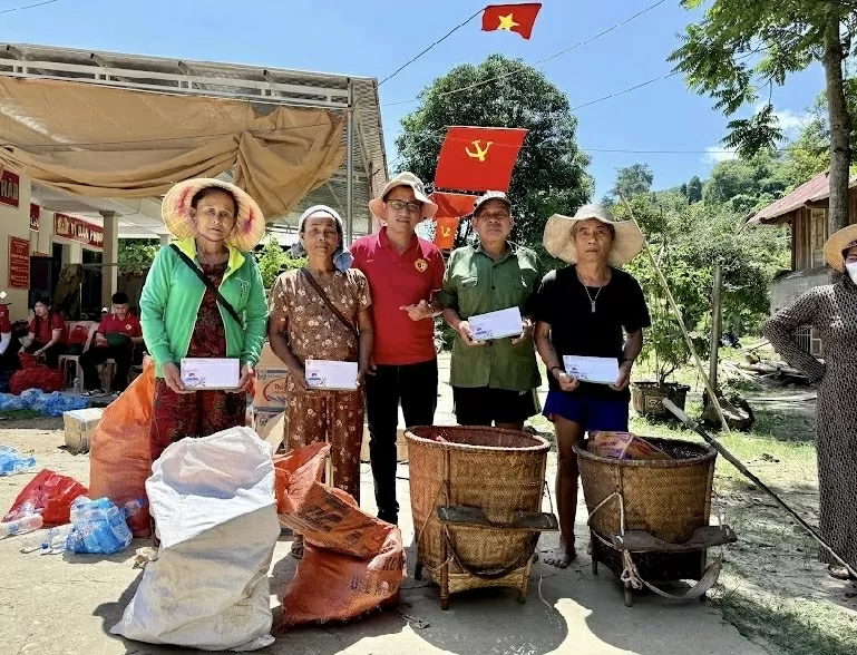 Tấm lòng kiều bào dành cho người dân vùng lũ ở Nghệ An