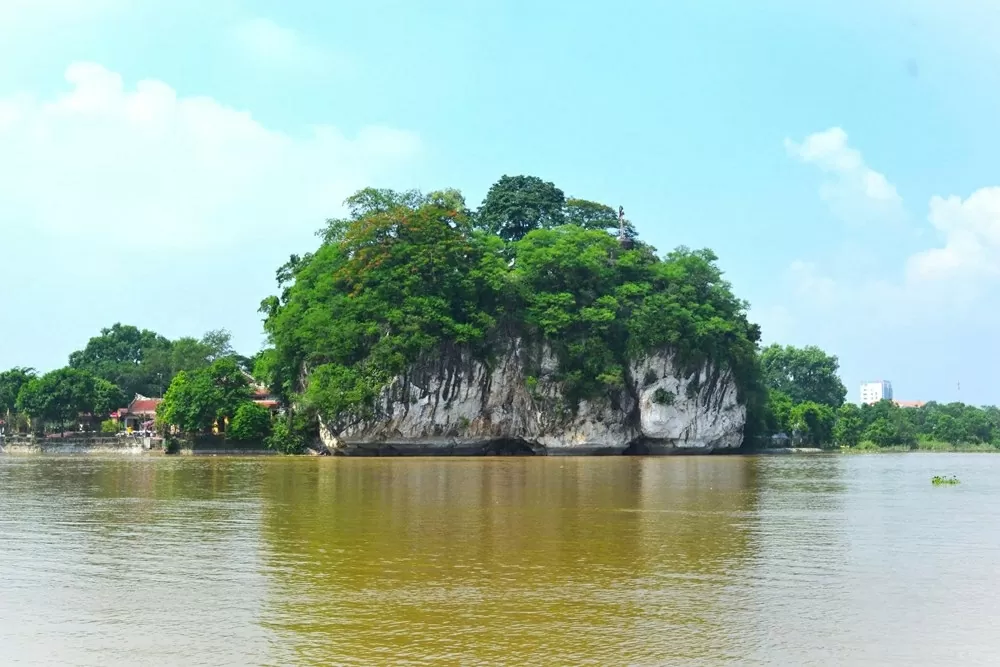 Văn khắc Hán Nôm núi Non Nước: Tiềm năng trở thành di sản tư liệu của UNESCO