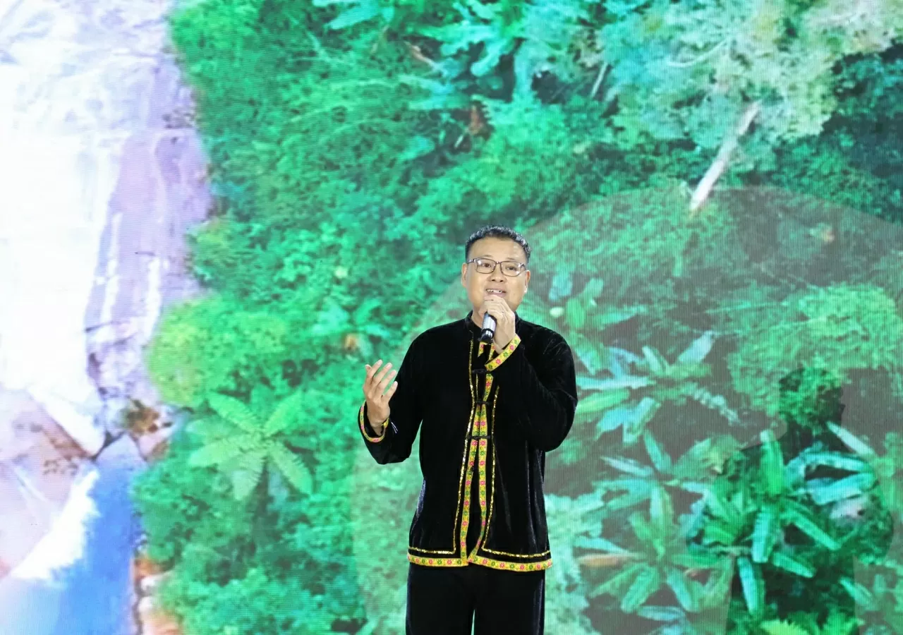 Tiết mục Phiên chợ ngày xuân của Học viện Ngoại giao.