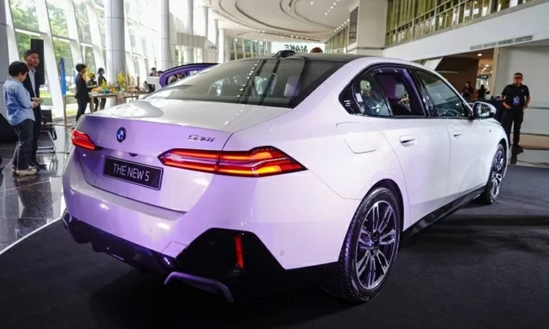 Giá xe BMW 5 Series 2025 từ 2,589 tỷ đồng
