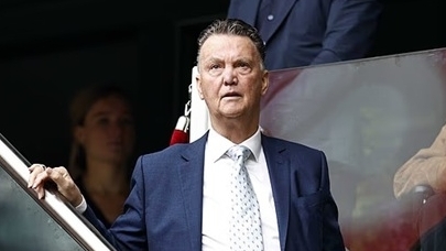 HLV Louis van Gaal tiếp tục chê Man Utd
