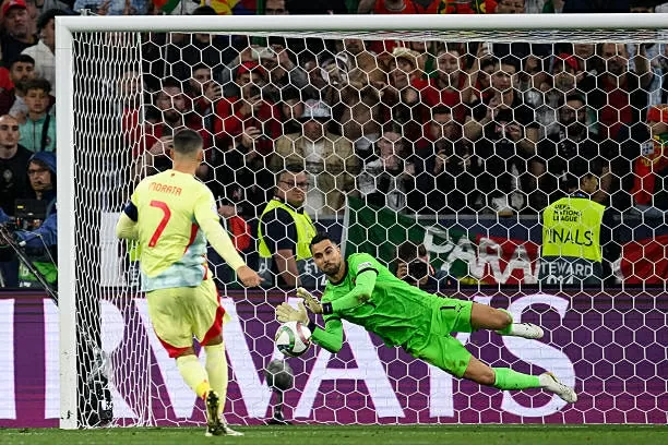 Đá hỏng penalty, tiền đạo Morata 'bóng gió' chia tay đội tuyển Tây Ban Nha Đá hỏng penalty, tiền đạo Morata 'bóng gió' chia tay đội tuyển Tây Ban Nha