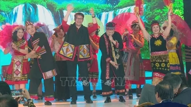 Lan toả Tết cổ truyền trong cộng đồng người Việt ở châu Âu