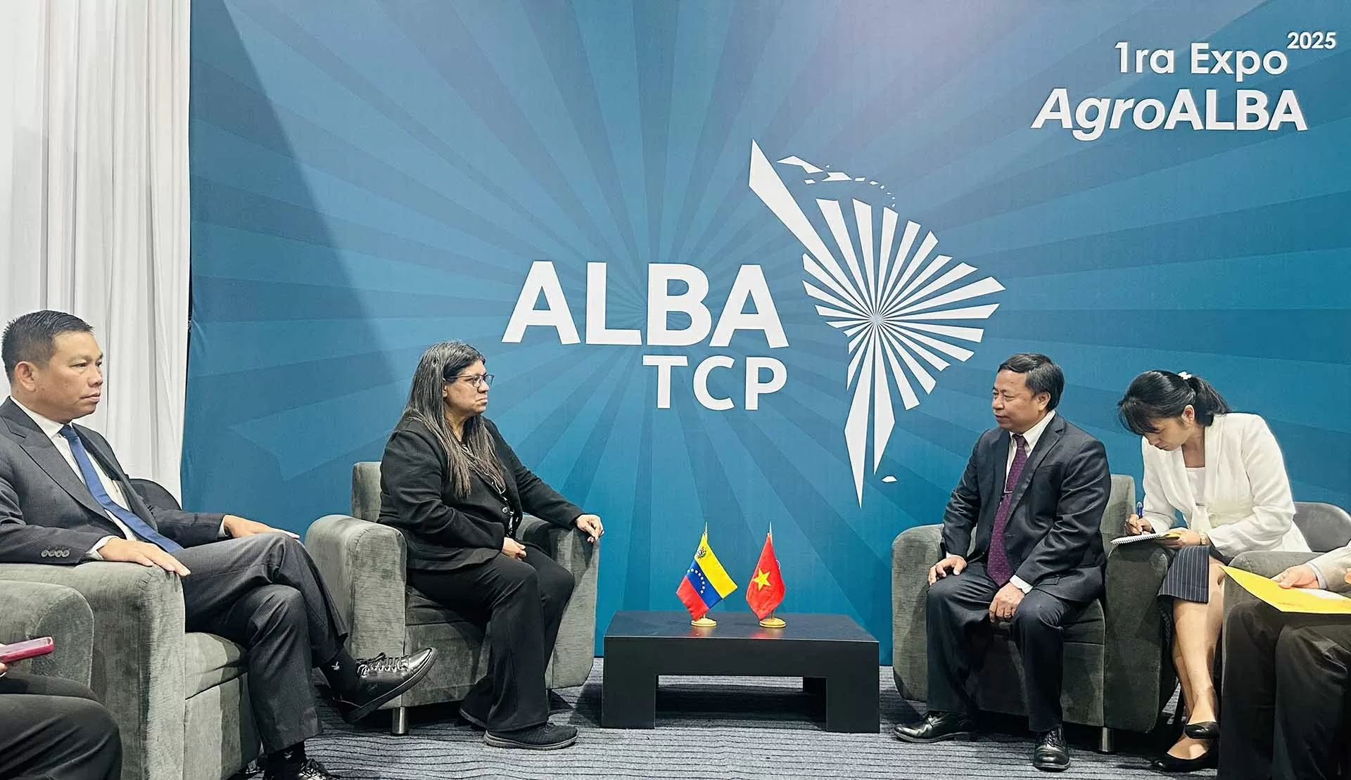 Venezuela sẽ tạo điều kiện tốt nhất cho các nhà đầu tư nông nghiệp Việt Nam Venezuela sẽ tạo điều kiện tốt nhất cho các nhà đầu tư nông nghiệp Việt Nam