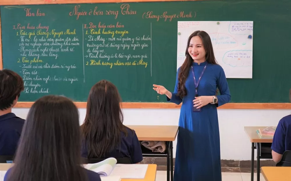 Không chỉ xếp lương cho nhà giáo ở bậc cao nhất, mà nên có một chế độ 'gấp đôi, gấp ba' Không chỉ xếp lương cho nhà giáo ở bậc cao nhất, mà nên có một chế độ 'gấp đôi, gấp ba'