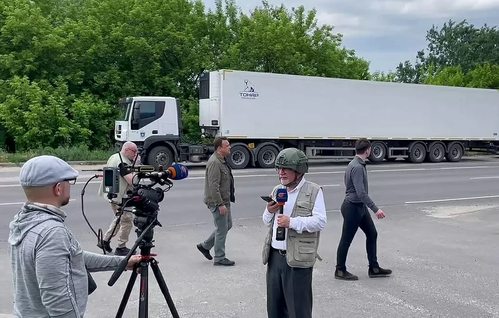 Mặc tranh cãi, Nga đưa hơn 1.200 thi thể binh sĩ Ukraine tới biên giới, Tổng thống Zelensky khẳng định một điều Mặc tranh cãi, Nga đưa hơn 1.200 thi thể binh sĩ Ukraine tới biên giới, Tổng thống Zelensky khẳng định một điều