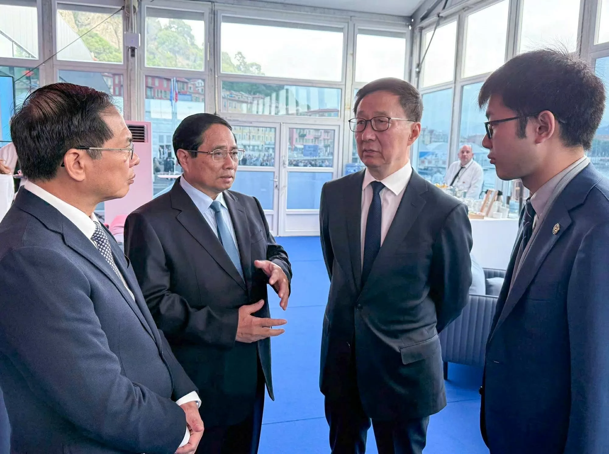 Thủ tướng Chính phủ Phạm Minh Chính gặp Phó Chủ tịch nước Trung Quốc Hàn Chính - Ảnh: VGP/Nhật Bắc
