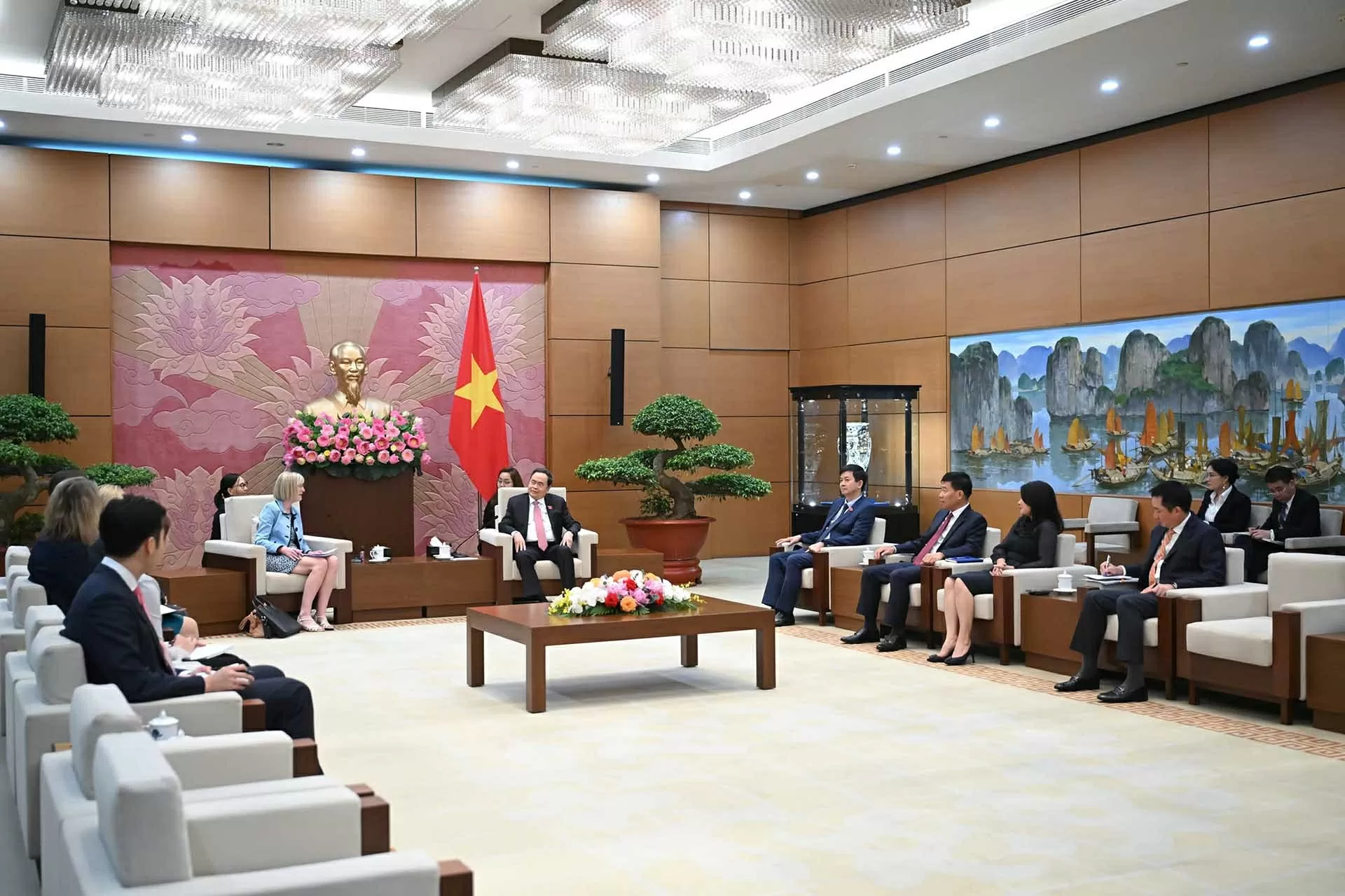 Chủ tịch Quốc hội Trần Thanh Mẫn tiếp Đại sứ Australia tại Việt Nam Gillian Bird