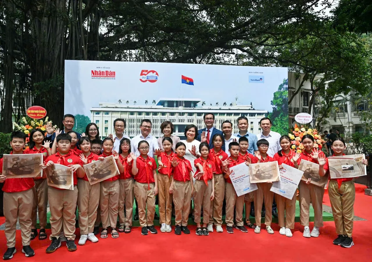 Ngày Báo chí Cách mạng Việt Nam (21/6): Người làm báo cần 'số hóa' để bắt kịp công nghệ Ngày Báo chí Cách mạng Việt Nam (21/6): Người làm báo cần 'số hóa' để bắt kịp công nghệ