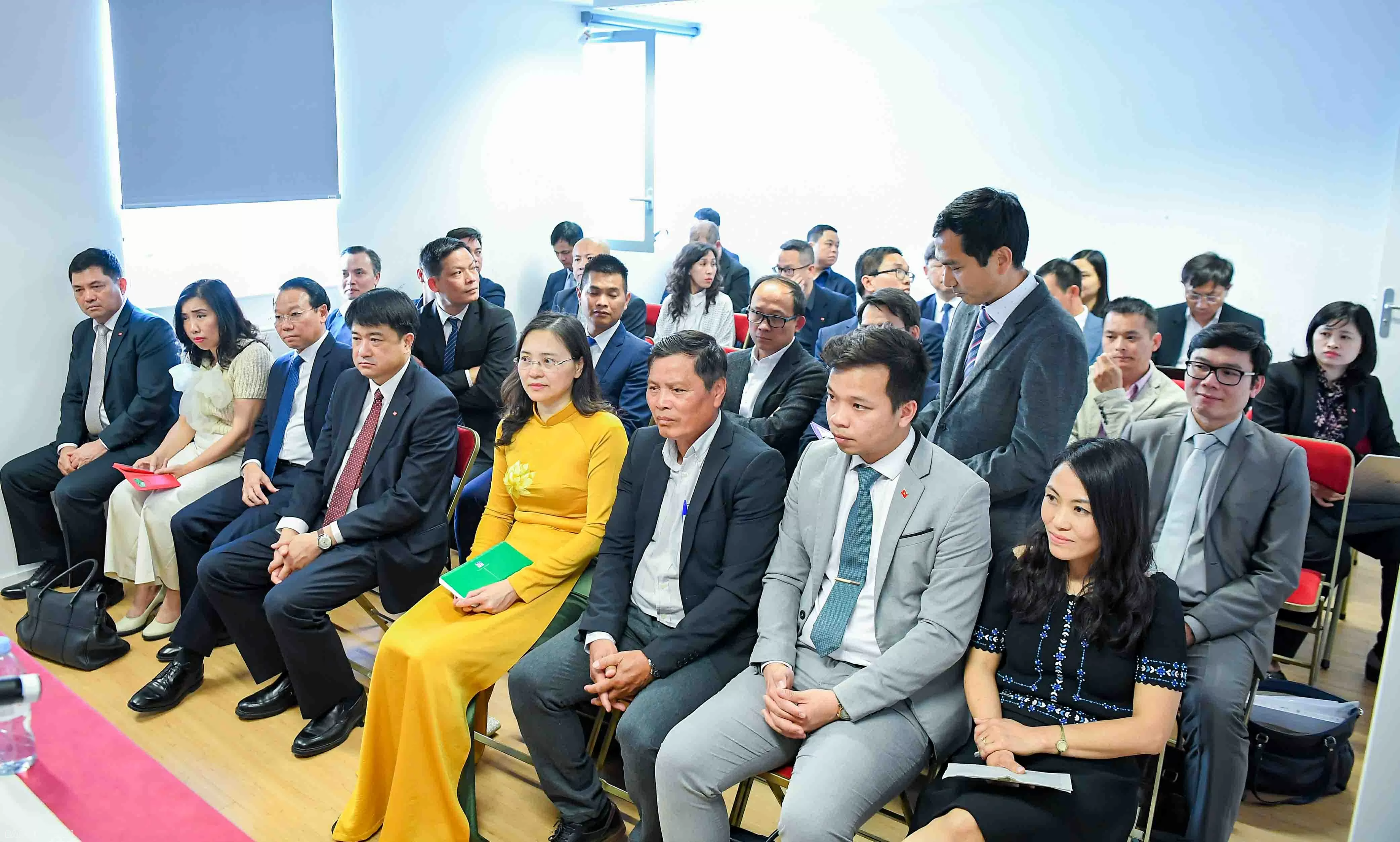 Để Việt Nam chuyển từ trạng thái mua sang tự chủ công nghệ Để Việt Nam chuyển từ trạng thái mua sang tự chủ công nghệ