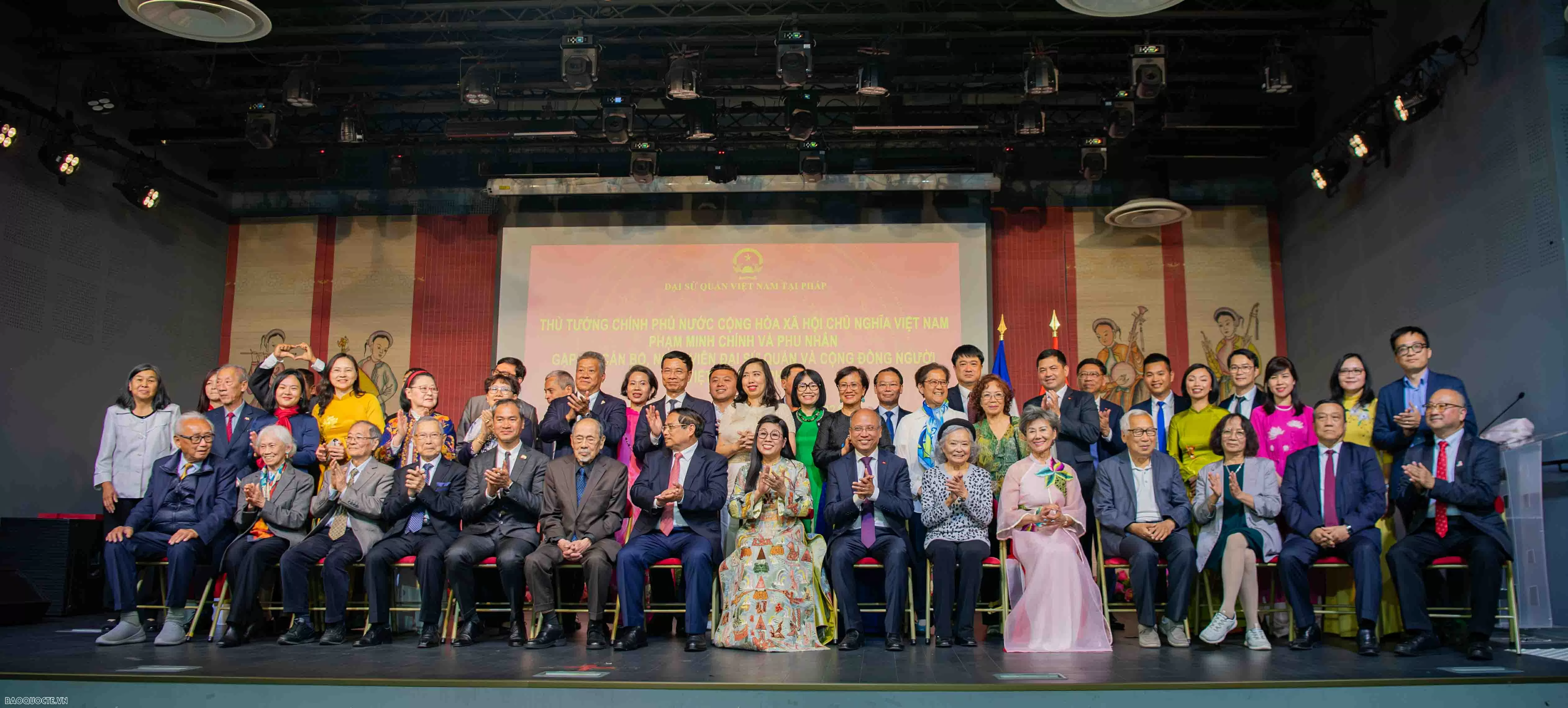 Thủ tướng Phạm Minh Chính  gặp gỡ cộng đồng người Việt Nam tại Pháp