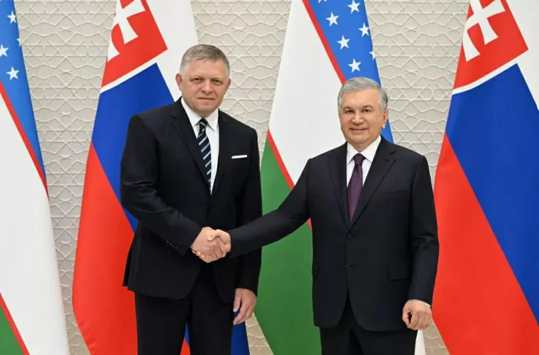 Tổng thống Uzbekistan Shavkat Mirziyoyev và Thủ tướng Slovakia Robert Fico tại Tashkent, 9/6/2025. (Nguồn: Euronews)
