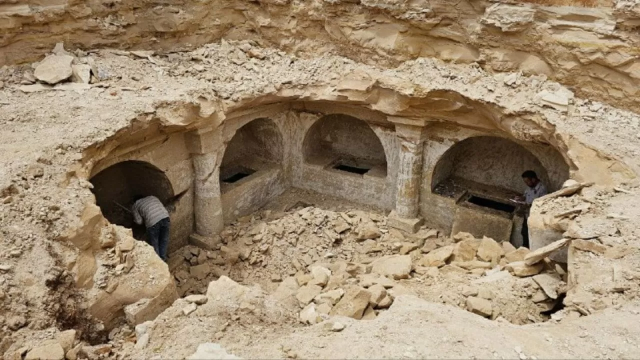 Phát hiện tàn tích quần thể ngôi mộ cổ