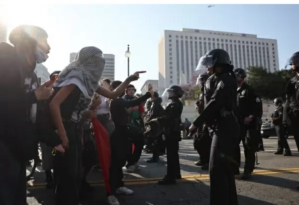 Los Angeles ban bố tình trạng khẩn cấp, áp đặt giới nghiêm tại trung tâm thành phố Los Angeles ban bố tình trạng khẩn cấp, áp đặt giới nghiêm tại trung tâm thành phố