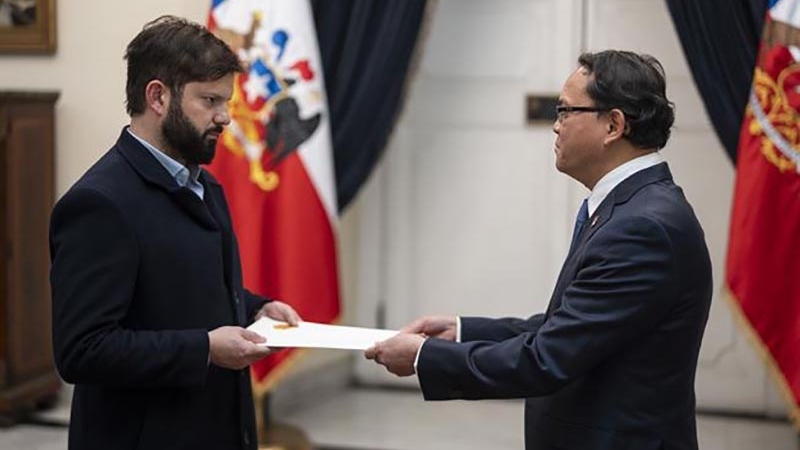 Đại sứ Nguyễn Việt Cường trình Thư ủy nhiệm lên Tổng thống Chile