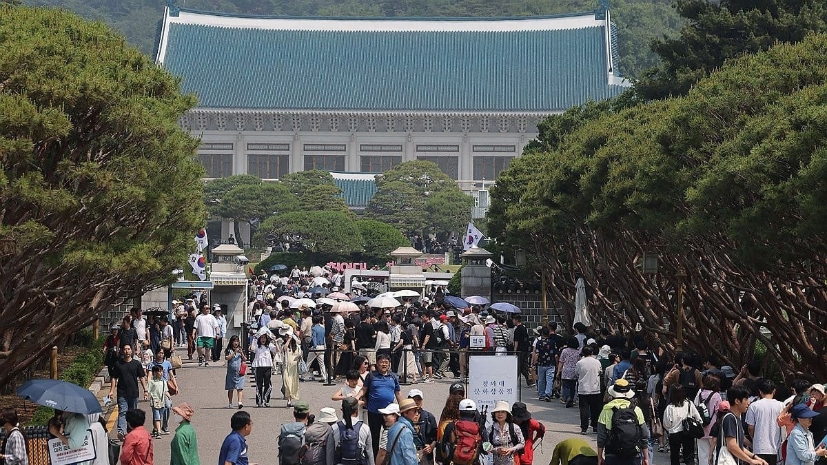 Đảo ngược quyết định của người tiền nhiệm, tân Tổng thống Hàn Quốc đưa văn phòng về lại Nhà Xanh