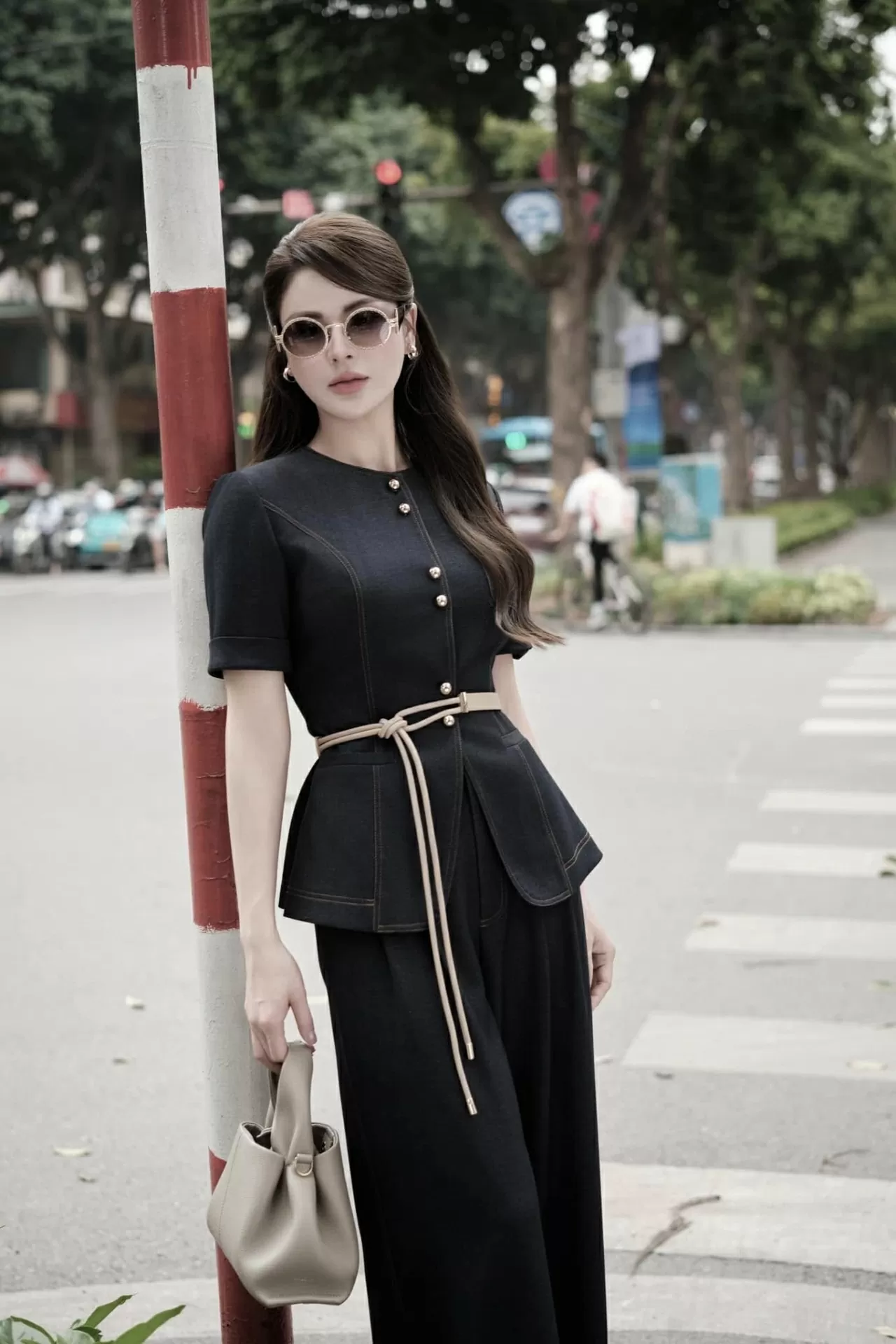 Ngắm gu thời trang sang chảnh của diễn viên Lương Thu Trang phim 'Dịu dàng màu nắng'