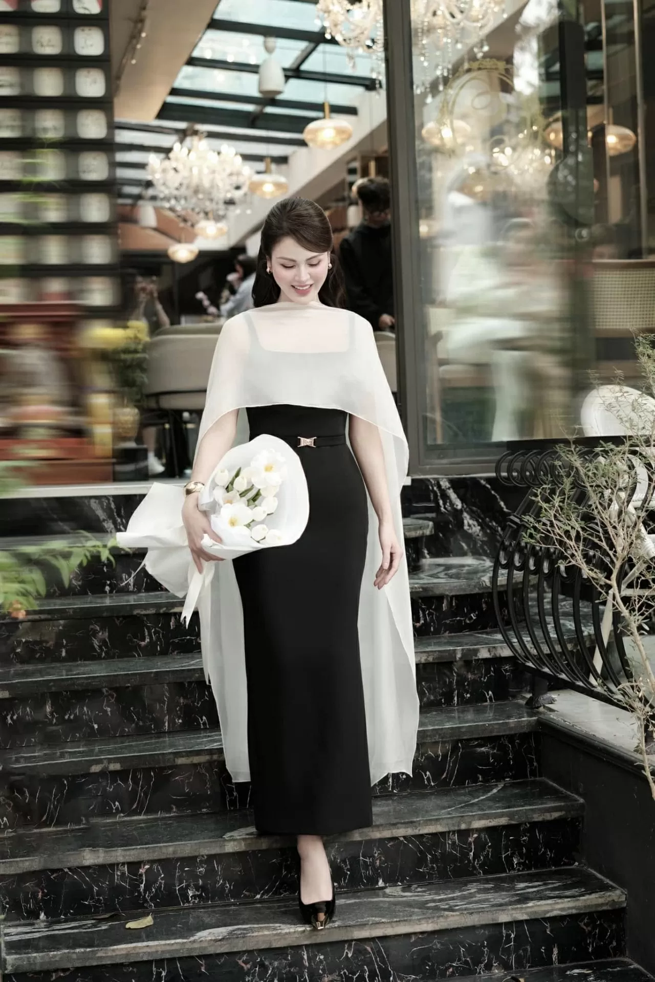 Ngắm gu thời trang sang chảnh của diễn viên Lương Thu Trang phim 'Dịu dàng màu nắng'