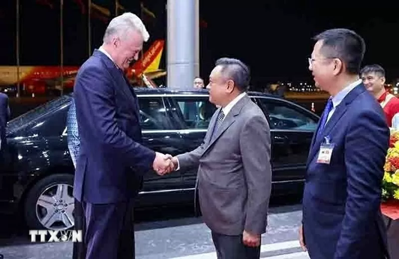 Tổng thống Cộng hòa Lithuania và Phu nhân đến Hà Nội, bắt đầu chuyến thăm chính thức Việt Nam